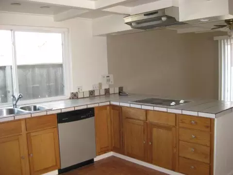 931 Trinity St, Manteca, CA 95336 photo 5