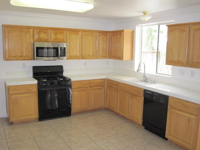 486 Debra Lee Ct, Tracy, CA 95376 photo 2