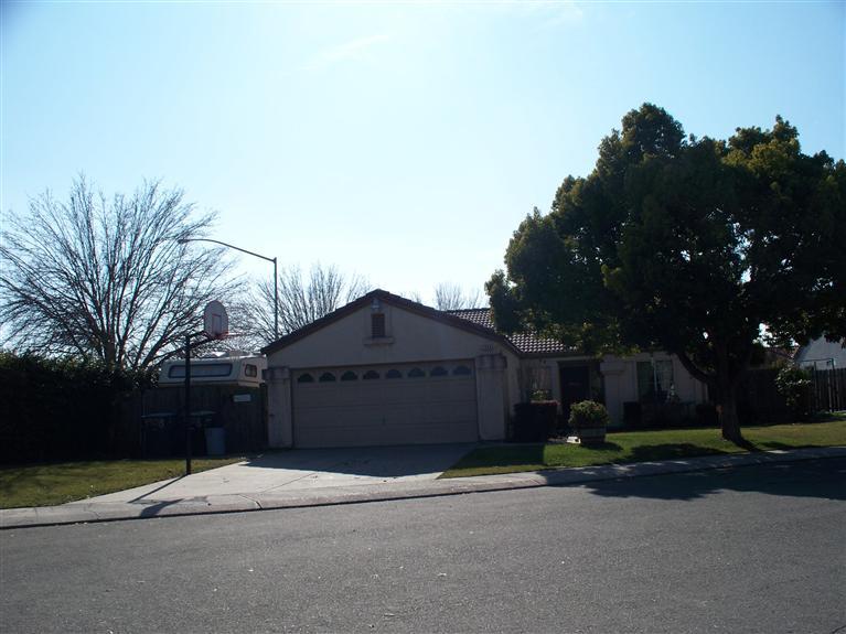 3908 Julene Dr, Modesto, CA 95357 photo 2