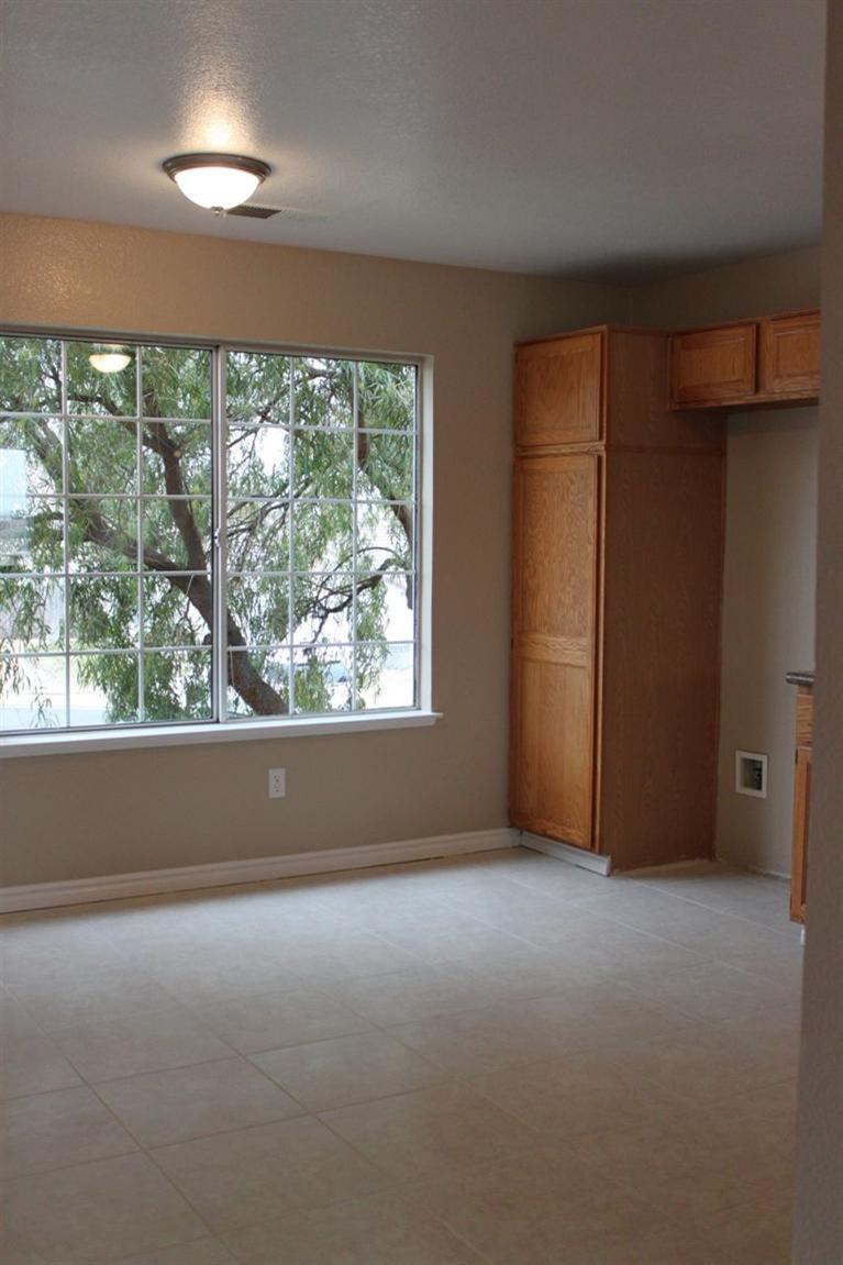 926 Pinecrest Ct, Lathrop, CA 95330 photo 8