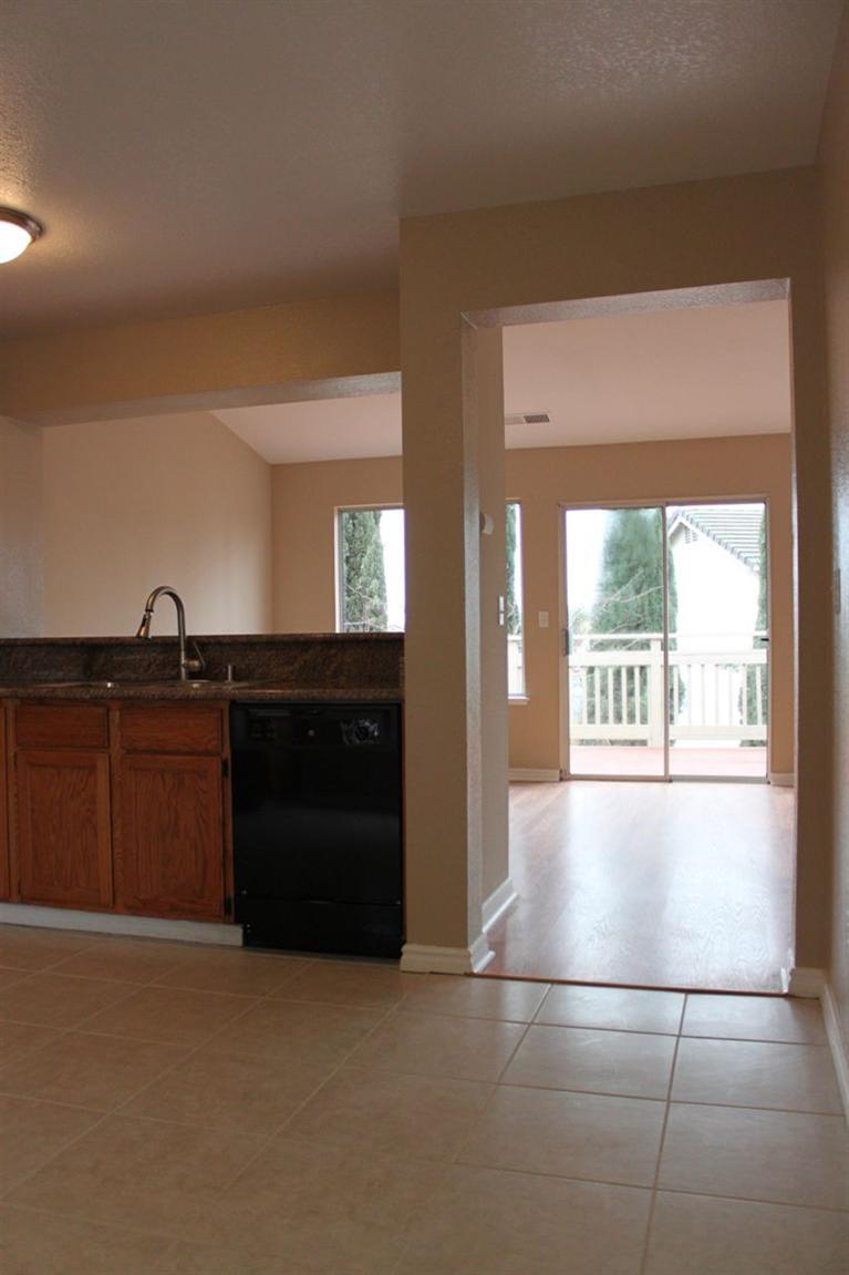 926 Pinecrest Ct, Lathrop, CA 95330 photo 5