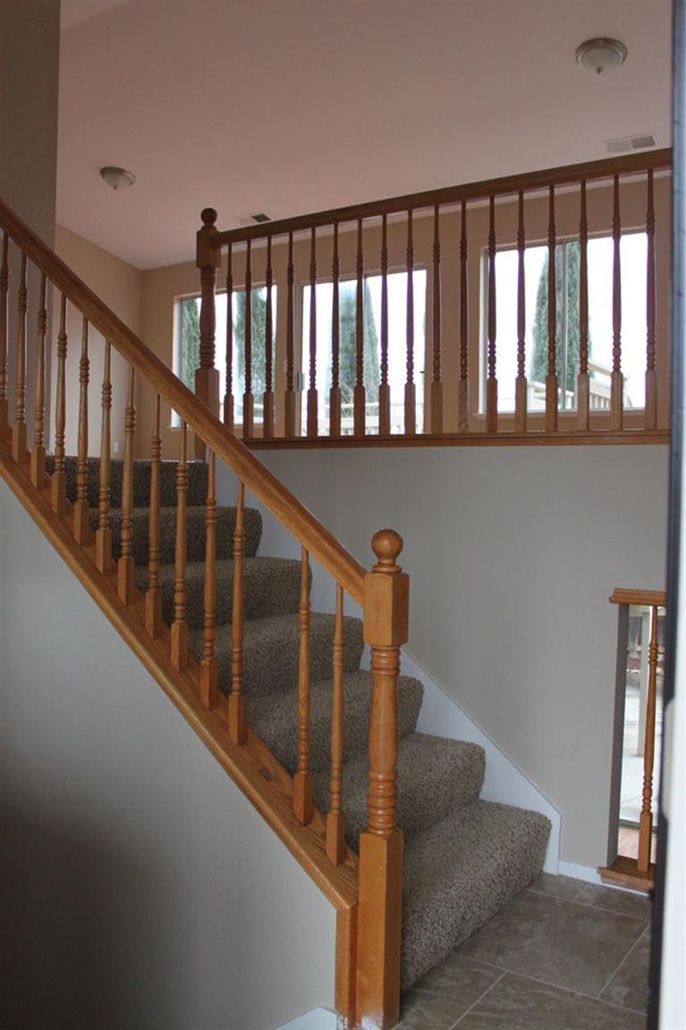 926 Pinecrest Ct, Lathrop, CA 95330 photo 2