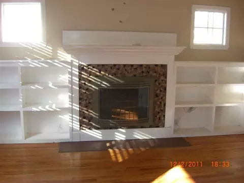 629 Martha St, Manteca, CA 95337 photo 2