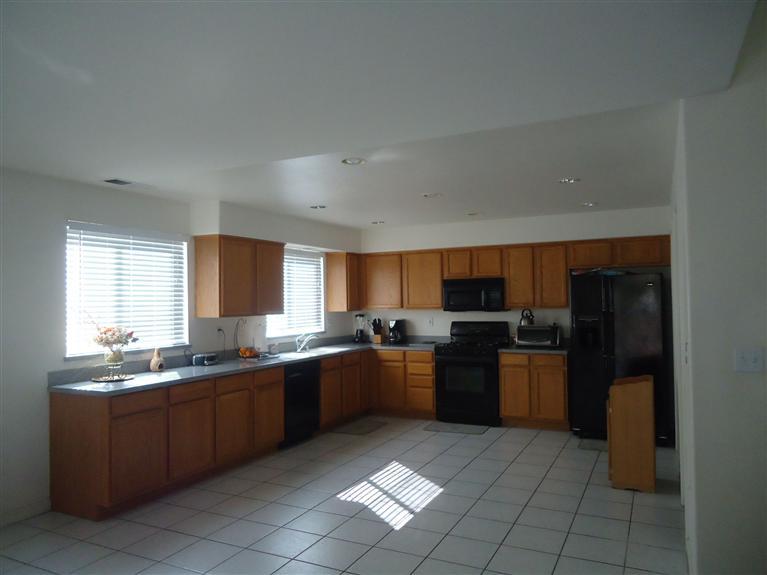 786 S Highland Ave, Ripon, CA 95366 photo 3