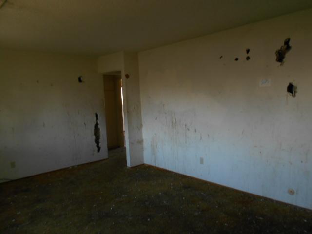 522 E St, Waterford, CA 95386 photo 5