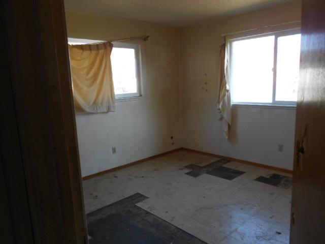 522 E St, Waterford, CA 95386 photo 8