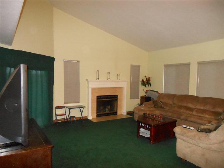 548 Clover Ave, Patterson, CA 95363 photo 2