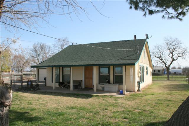 11048 Sawyer Ave, Oakdale, CA 95361 photo 1
