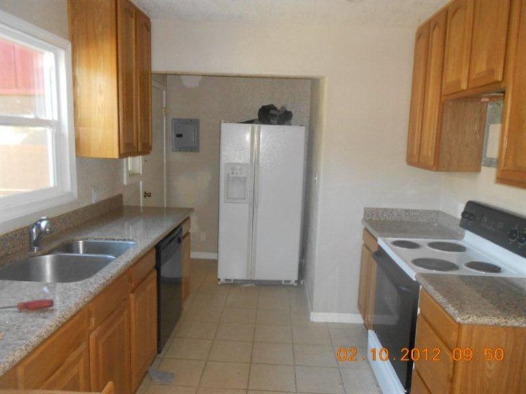 1401 Del Mar Ave, Modesto, CA 95350 photo 9