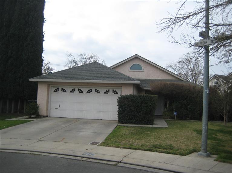 1328 Cribari Dr, Modesto, CA 95358 photo 2