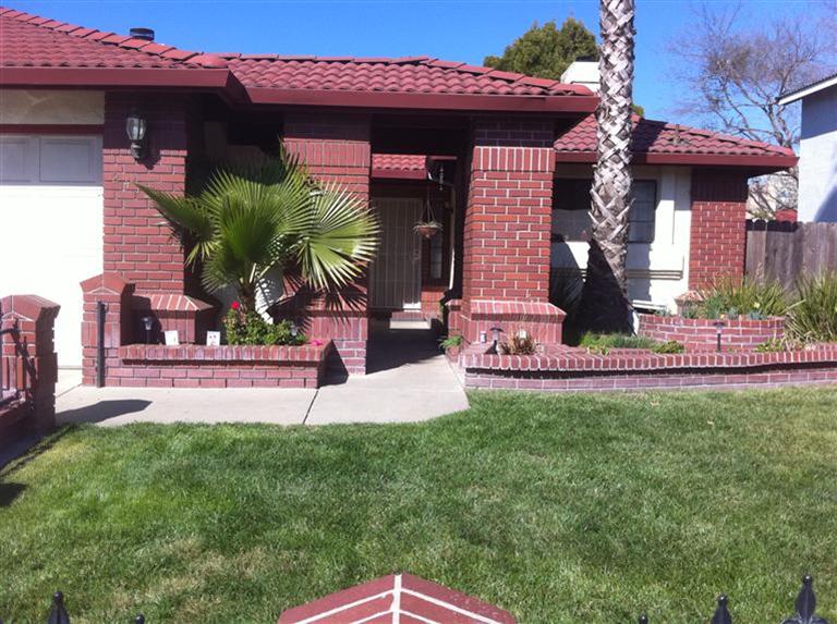 2413 Saddleback Ln, Modesto, CA 95355 photo 2
