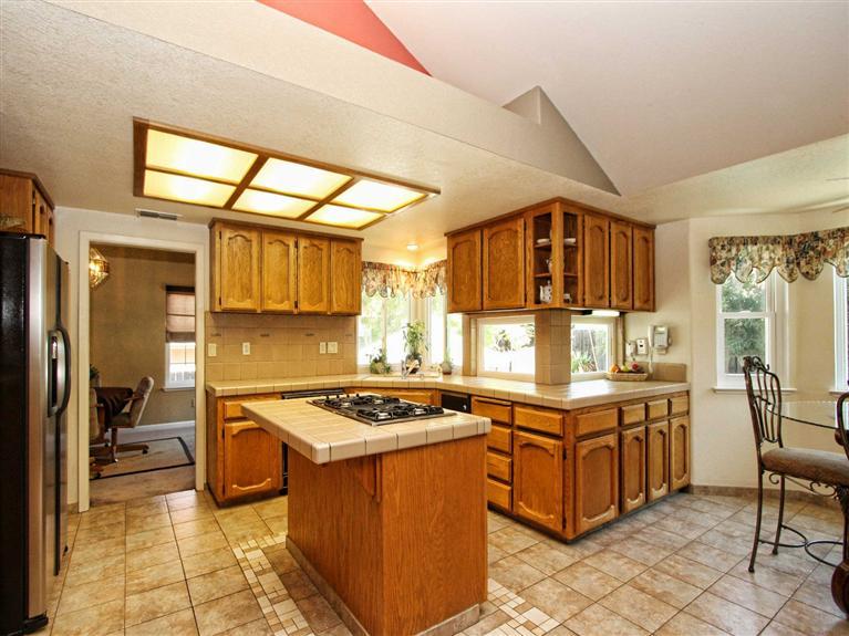 104 Hopper Ln, Folsom, CA 95630 photo 3