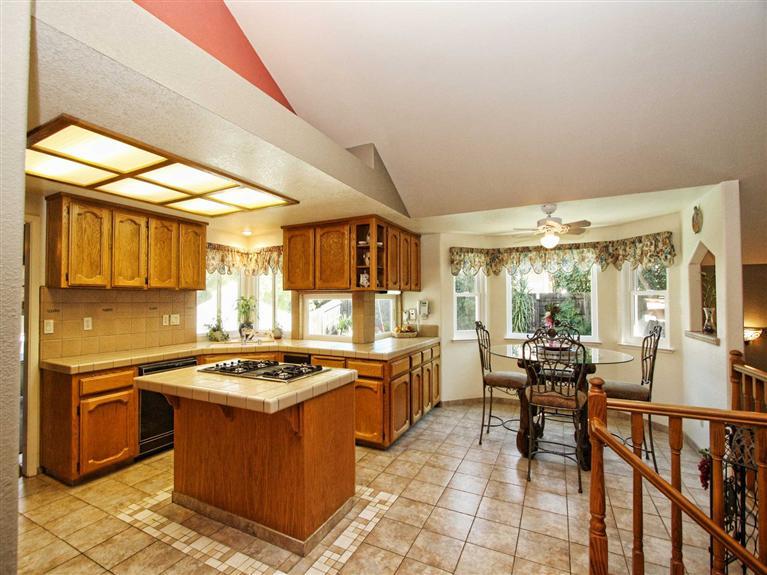 104 Hopper Ln, Folsom, CA 95630 photo 2