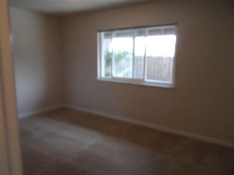 545 El Capitan Ave, Manteca, CA 95337 photo 9