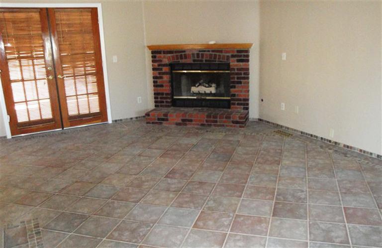 667 Lee Ave, Newman, CA 95360 photo 2