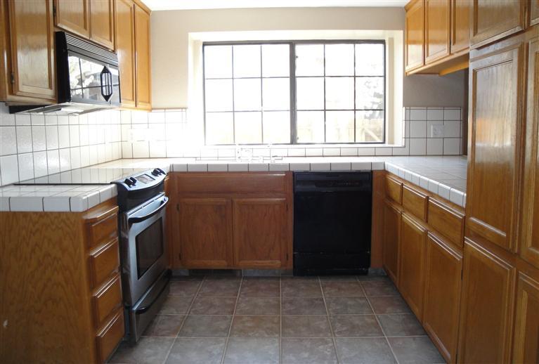 667 Lee Ave, Newman, CA 95360 photo 4