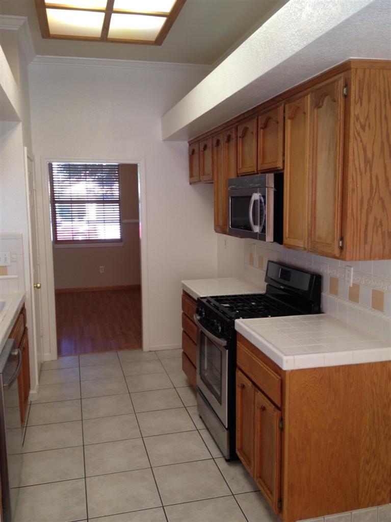 4904 Eagle Peak Ct, Antelope, CA 95843 photo 2