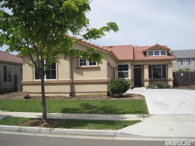 779 Bertwood Ln, Patterson, CA 95363 photo 1