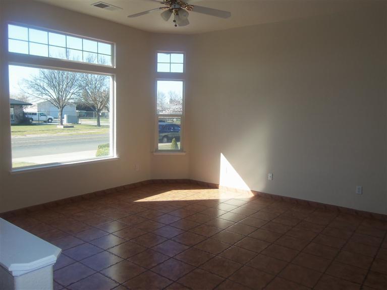 2922 Lobo Ave, Merced, CA 95348 photo 2