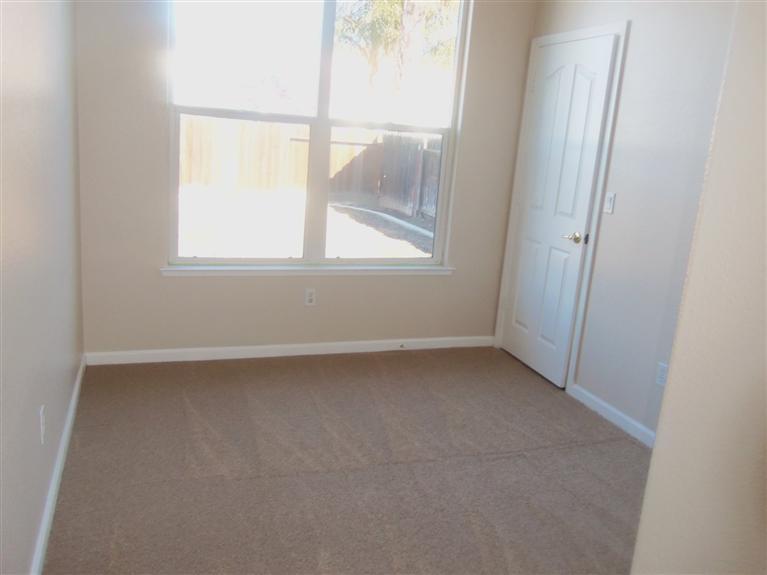 2922 Lobo Ave, Merced, CA 95348 photo 9