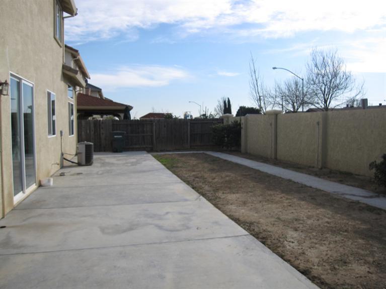 2309 Hidden Oak Ct, Ceres, CA 95307 photo 3