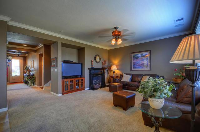 1655 Abilene Cir, Rocklin, CA 95765 photo 4