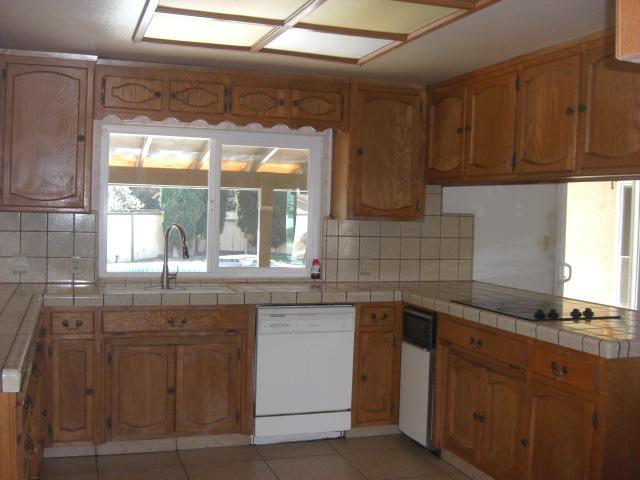 2414 Douglas Dr, Ceres, CA 95307 photo 3