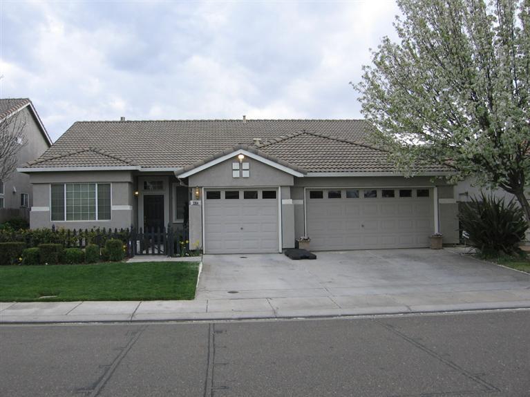 3304 Inverness St, Modesto, CA 95355 photo 1