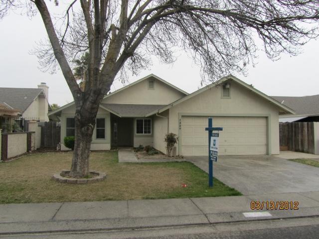 1329 Tyrus St, Modesto, CA 95351 photo 1