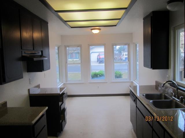 1329 Tyrus St, Modesto, CA 95351 photo 4