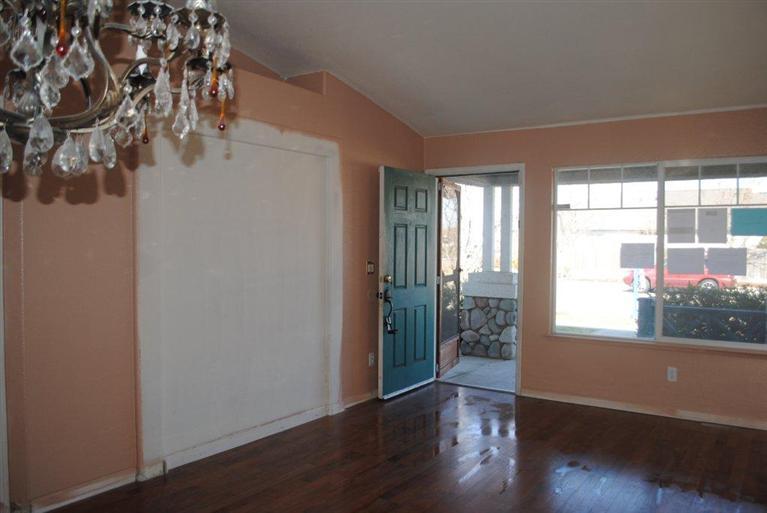 1076 Schadeck St, Manteca, CA 95336 photo 2