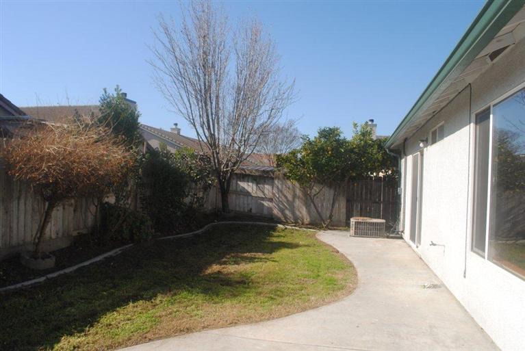 1076 Schadeck St, Manteca, CA 95336 photo 15