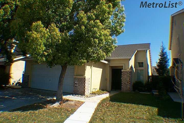 446 N Walnut Ave, Manteca, CA 95336 photo 1