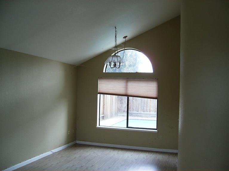 1066 Eleanor Ln, Manteca, CA 95337 photo 3