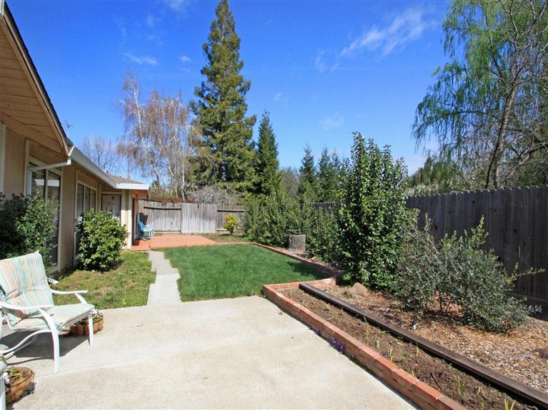 4070 Crabtree Ct, Carmichael, CA 95608 photo 10