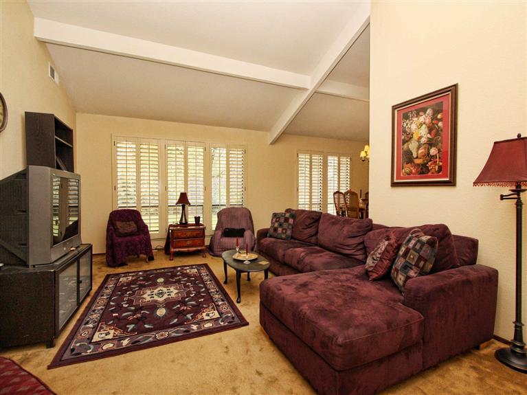 4070 Crabtree Ct, Carmichael, CA 95608 photo 3