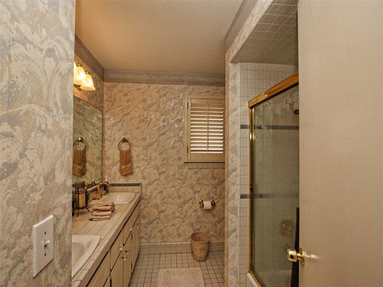4070 Crabtree Ct, Carmichael, CA 95608 photo 8