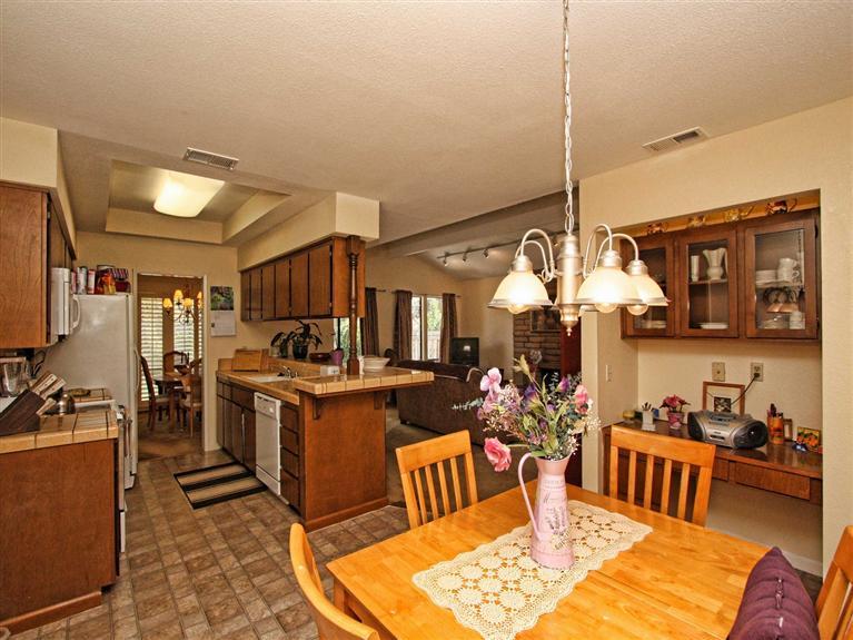 4070 Crabtree Ct, Carmichael, CA 95608 photo 6
