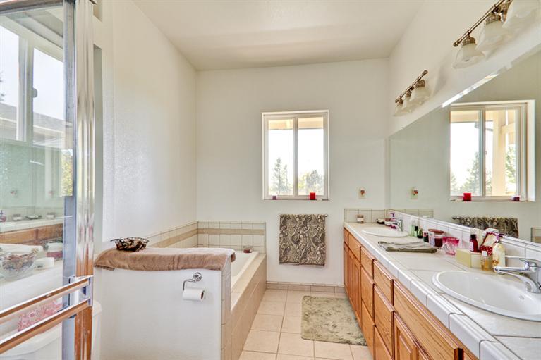 12191 Kirkwood St, Herald, CA 95638 photo 8