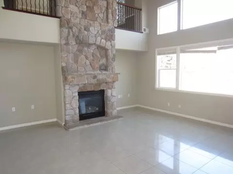 225 W Shasta Ave, Ripon, CA 95366 photo 5