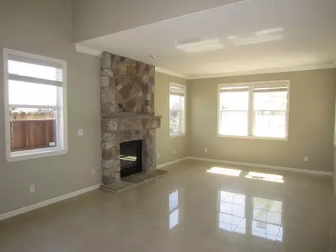 225 W Shasta Ave, Ripon, CA 95366 photo 2