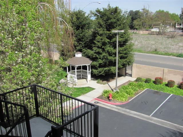 565 Peerless Way #303, Tracy, CA 95376 photo 4