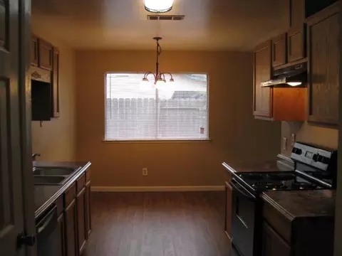 1571 Debbra Way, Manteca, CA 95336 photo 4