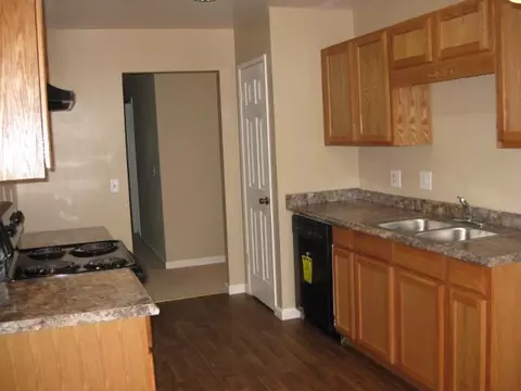 1571 Debbra Way, Manteca, CA 95336 photo 3