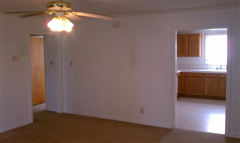 446 Russell St, Winters, CA 95694 photo 2
