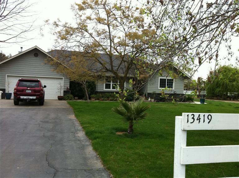 13419 Sargent Ave, Galt, CA 95632 photo 2