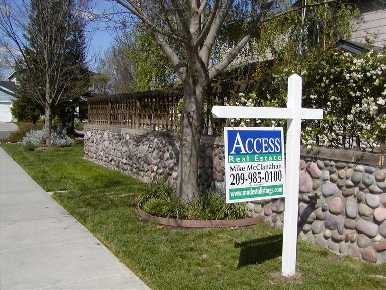 2004 Landing Ct, Modesto, CA 95357 photo 2