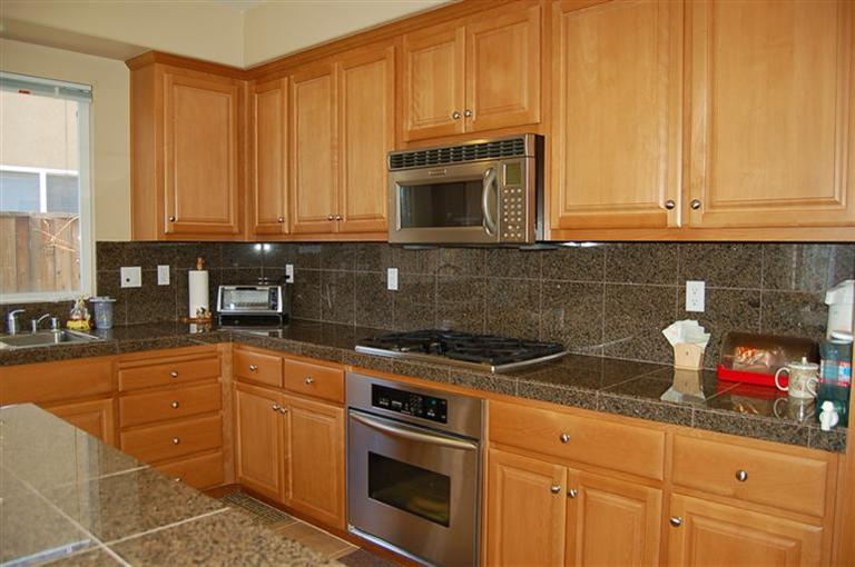 1422 Daisy Dr, Patterson, CA 95363 photo 3