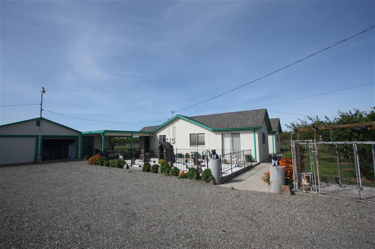 3400 Paradise Rd, Modesto, CA 95358 photo 1