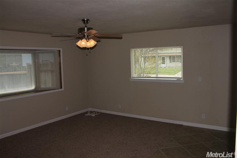 8369 Rasmussen Cir, Elverta, CA 95626 photo 4